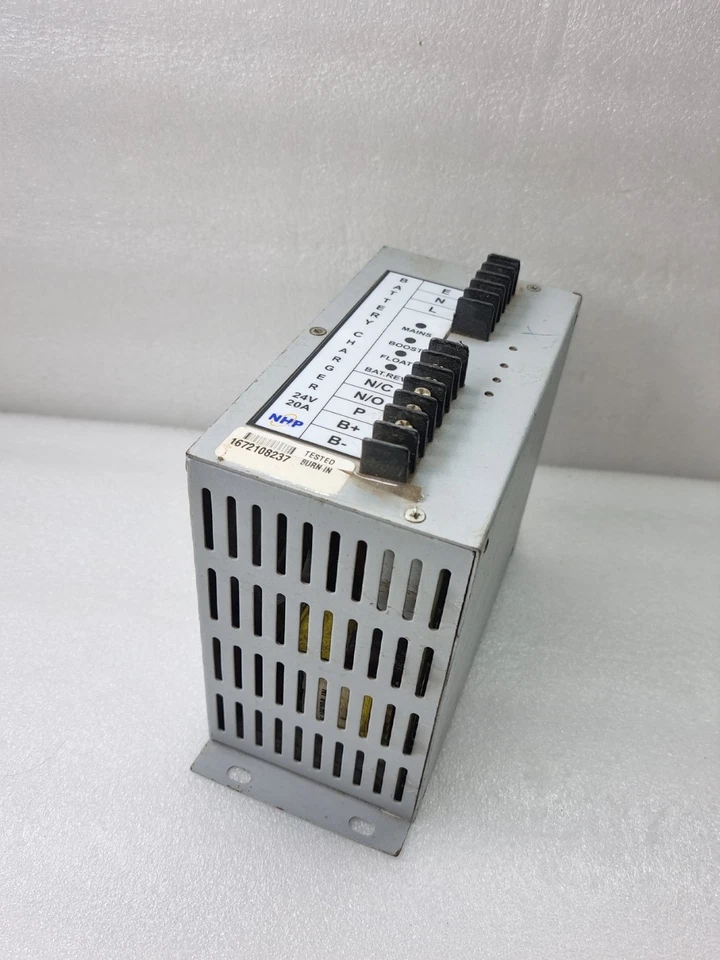 NHP BATTERY CHARGER 24V 20A (FAULTY)